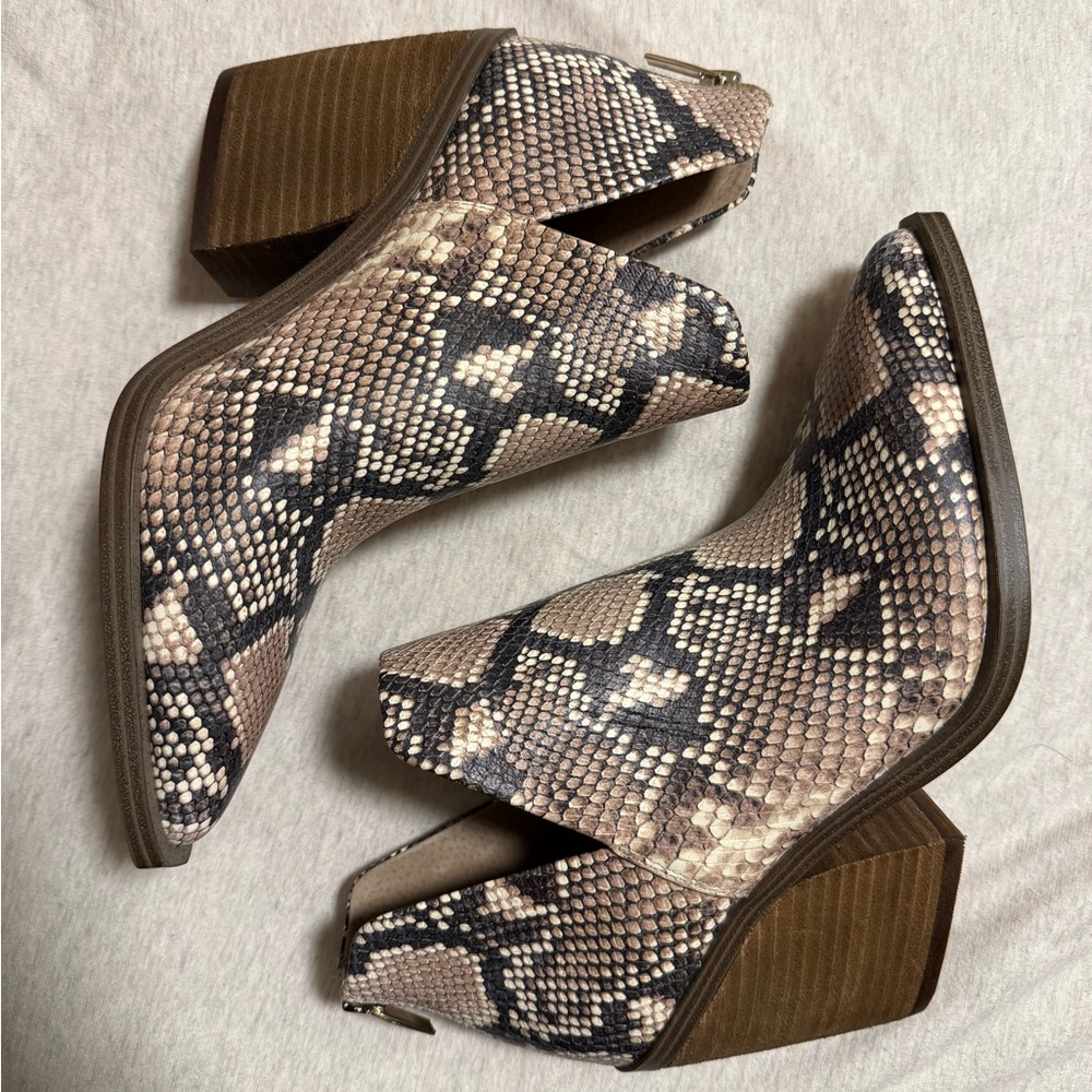 Vince Camuto | ‘Gigietta’ Snake Print Bootie sz 8.5 NIB